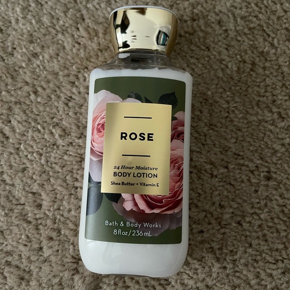 Bath & Body Works Rose lotion - Picture 1 of 1